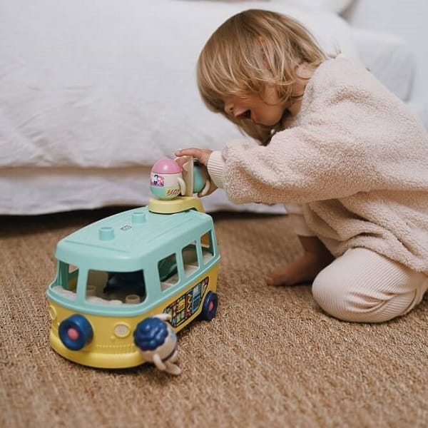 Les jouets en plastique sont-ils dangereux pour la santé des enfants ? -  Marques de France